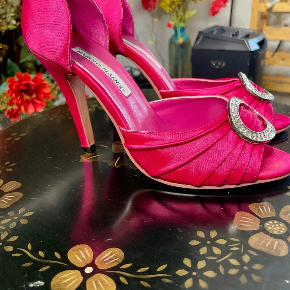 Manolo Blahnik Raspberry Sedaraby pair - Picture 4 of 7